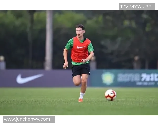 逆天采访足球明星揭秘他们不为人知的秘密与心路历程